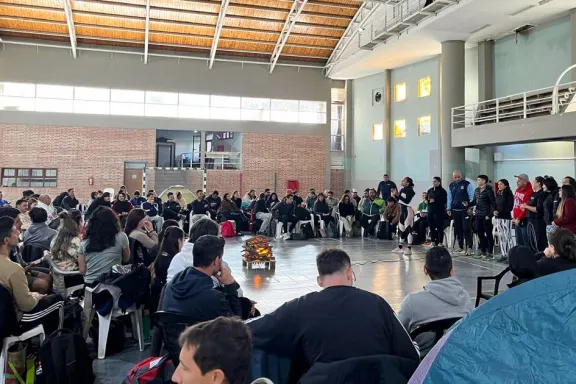 mas-de-mil-docentes-de-neuquen-debaten-educacion-fisica-en-e