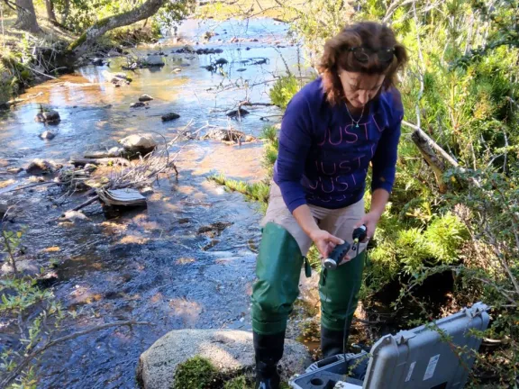 ciencia-y-comunidad-cuidan-juntas-el-agua-en-villa-pehuenia
