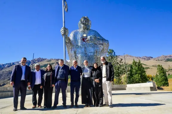 huinganco-cumplio-62-anos-con-obras-y-un-gobernador-que-prom