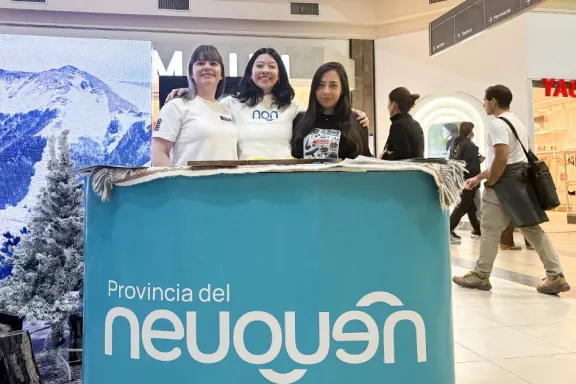 centenario-se-promociona-en-el-portal-patagonia-shopping-est