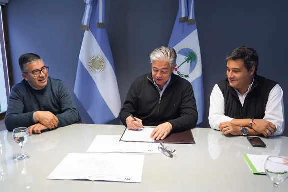 figueroa-impulsa-obras-de-vivienda-e-infraestructura-en-zapa