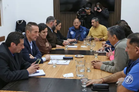 arrancaron-las-paritarias-del-segundo-semestre-el-estado-neu