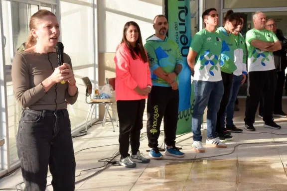 neuquen-capital-arranca-con-tres-oros-en-la-natacion-de-los-