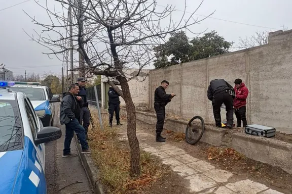 lo-paro-la-policia-en-alta-barda-y-tenia-droga-escondida-en-