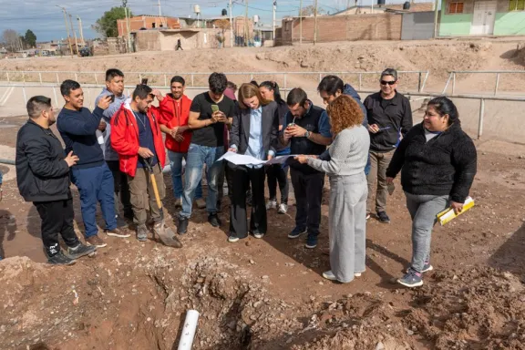 gas-y-cloacas-para-1200-familias-neuquen-capital-acelera-obr