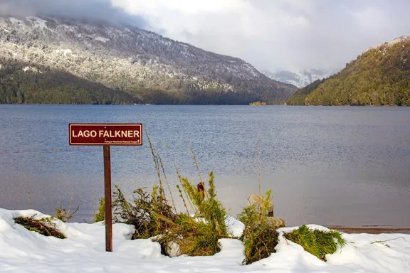 la-ruta-de-los-siete-lagos-en-invierno-cuando-la-nieve-trans