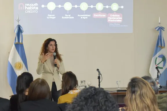 empleados-de-la-legislatura-neuquina-conocieron-los-creditos