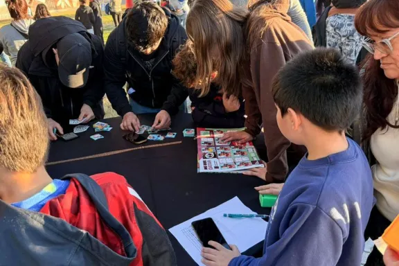 gran-intercambio-de-figuritas-del-mundial-2026-en-el-parque-