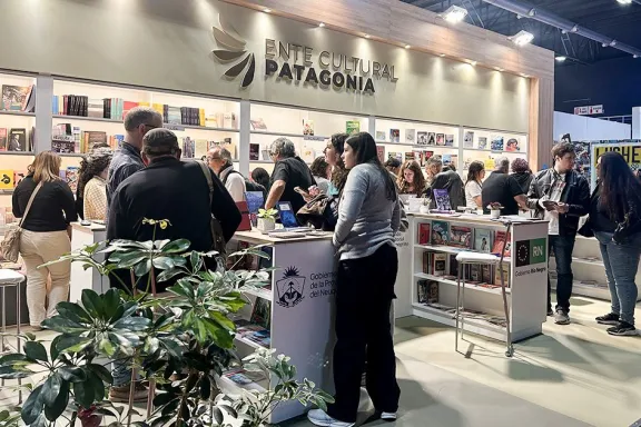 el-domingo-es-el-dia-de-neuquen-en-la-feria-del-libro-de-bue