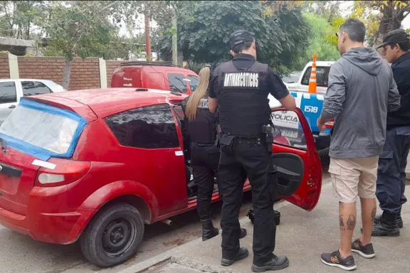 droga-cuchillo-y-una-mujer-en-peligro-dos-detenidos-tras-un-