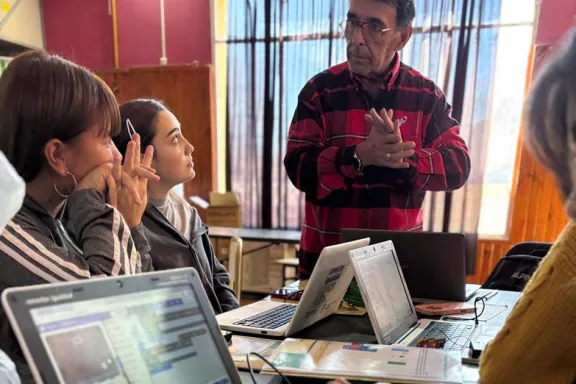 cientos-de-docentes-se-capacitan-en-tecnologia-educativa-en-