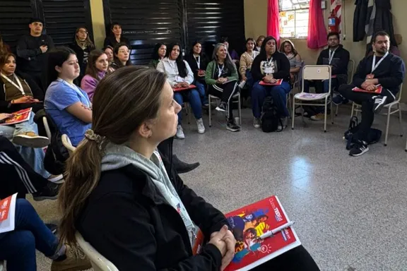 mas-de-400-docentes-neuquinos-se-capacitaran-en-comunicacion