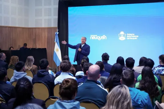 la-ley-que-figueroa-impulso-para-que-los-deportistas-neuquin