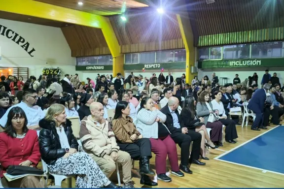 villa-el-chocon-graduo-los-primeros-35-tecnicos-en-gastronom