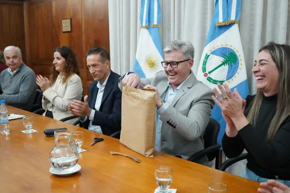 plaza-huincul-tendra-32-viviendas-y-centro-integral-para-adu