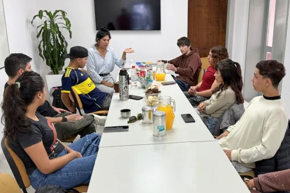 escucha-joven-expande-su-red-en-neuquen-capital-con-nuevo-es