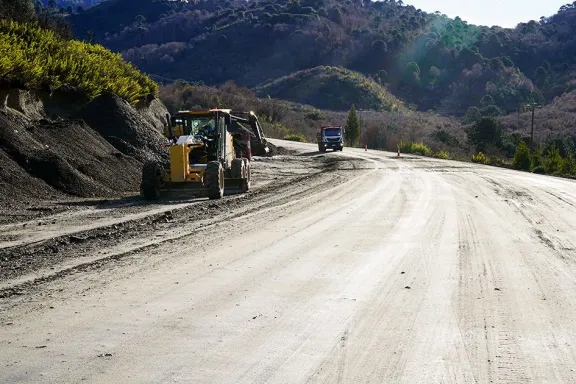 la-rp-11-no-para-ni-en-invierno-avanzan-obras-hacia-villa-pe