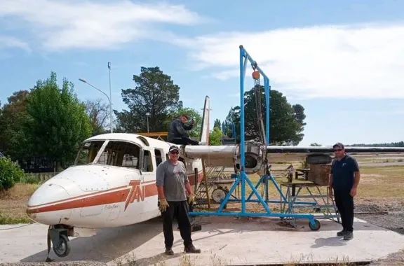 del-abandono-al-monumento-el-avion-collon-cura-vuelve-a-ocup