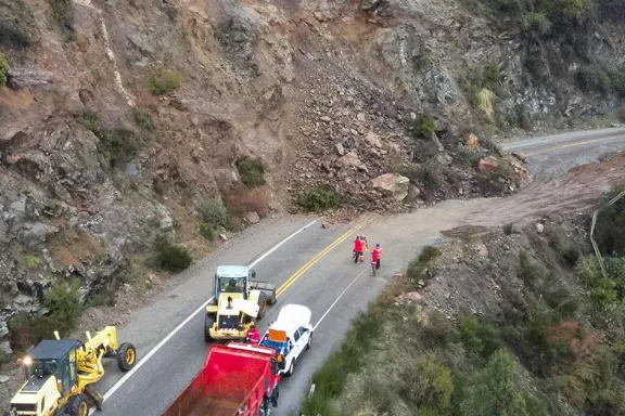 desmoronamiento-en-ruta-40-cierre-total-entre-san-martin-y-c