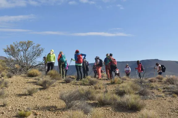 geosenderismo-en-buta-ranquil-volcanes-y-rios-de-lava-en-el-