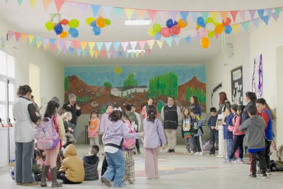 el-cholar-como-una-escuela-de-119-anos-une-generaciones-y-tr