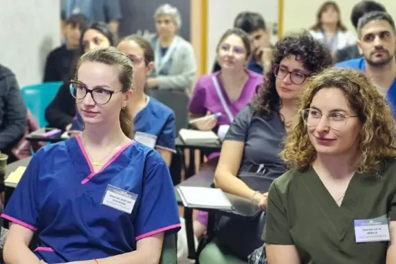 27-medicos-egresados-de-residencias-se-incorporan-a-la-plant