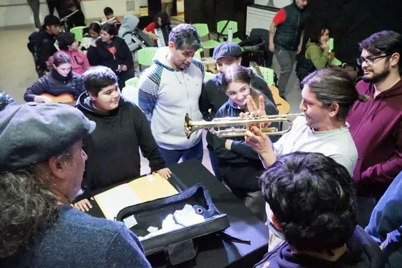 nuevos-instrumentos-para-orquestas-de-neuquen-y-zapala-mas-a