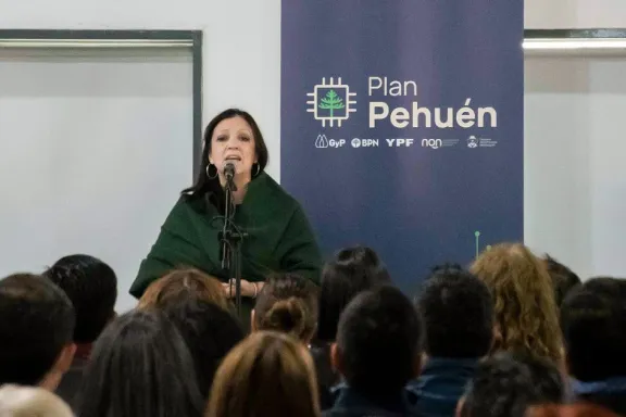 neuquen-entrega-600-notebooks-a-33-escuelas-en-nuevo-impulso