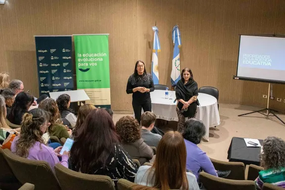 neuquen-expone-su-inversion-educativa-historica-ante-argenti