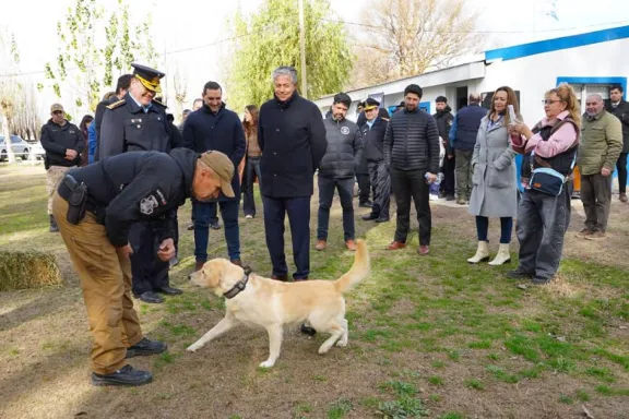 la-policia-del-neuquen-inauguro-su-propio-consultorio-veteri