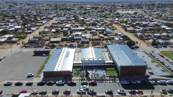plaza-huincul-tiene-nueva-escuela-129-anos-de-historia-con-e
