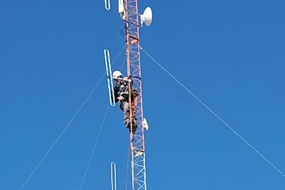 mejoran-la-senal-de-radio-ecos-del-neuquen-967-en-el-cholar