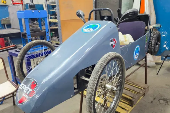 270-estudiantes-neuquinos-arman-sus-autos-electricos-para-fo