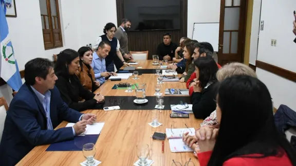 gobierno-y-aten-inician-negociaciones-salariales-para-2027-e