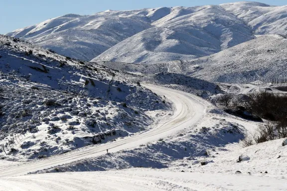 rutas-cortadas-y-restricciones-nocturnas-por-hielo-y-nieve-e