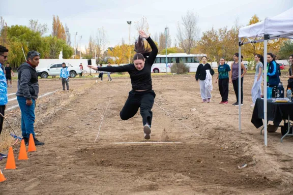 recreo-deportivo-reune-a-400-estudiantes-en-neuquen-capital-