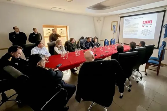 neuquen-avanza-en-modernizacion-del-centro-de-emergencias-91