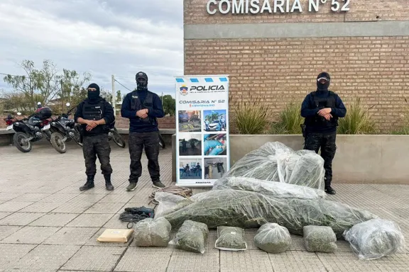 allanamientos-en-centenario-secuestran-casi-8-kilos-de-droga