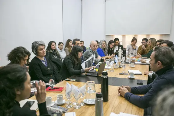 neuquen-firma-una-agenda-de-cooperacion-con-unicef-para-fort