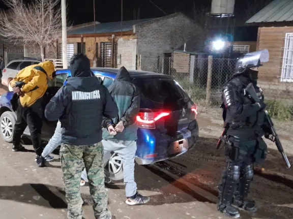 nueve-allanamientos-y-seis-detenidos-en-un-golpe-al-narcotra