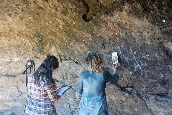 un-equipo-internacional-explora-la-cuenca-del-agrio-para-des