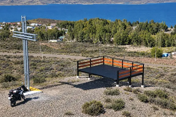 villa-el-chocon-inaugura-el-mirador-de-la-fe-y-diversifica-s